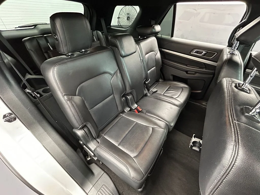 Used 2018 White Platinum Clearcoat Metallic Ford XLT image 38