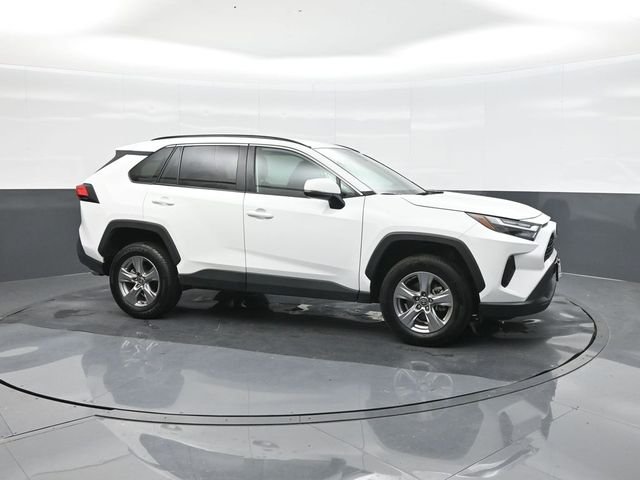Used 2025 White Toyota XLE image 17