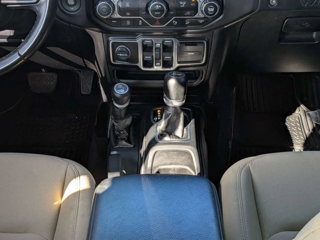 Used 2020 White Jeep Unlimited Sport image 17
