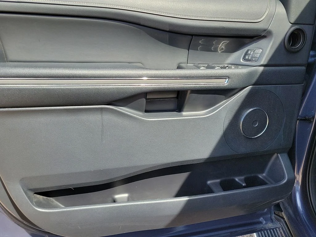 Used 2022 Blue Ford XLT image 19