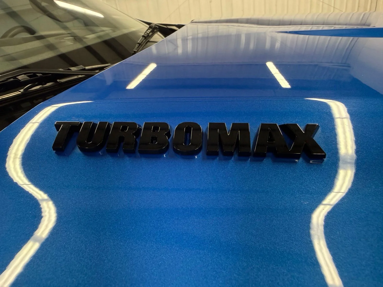Used 2025 Blue Chevrolet Custom image 4