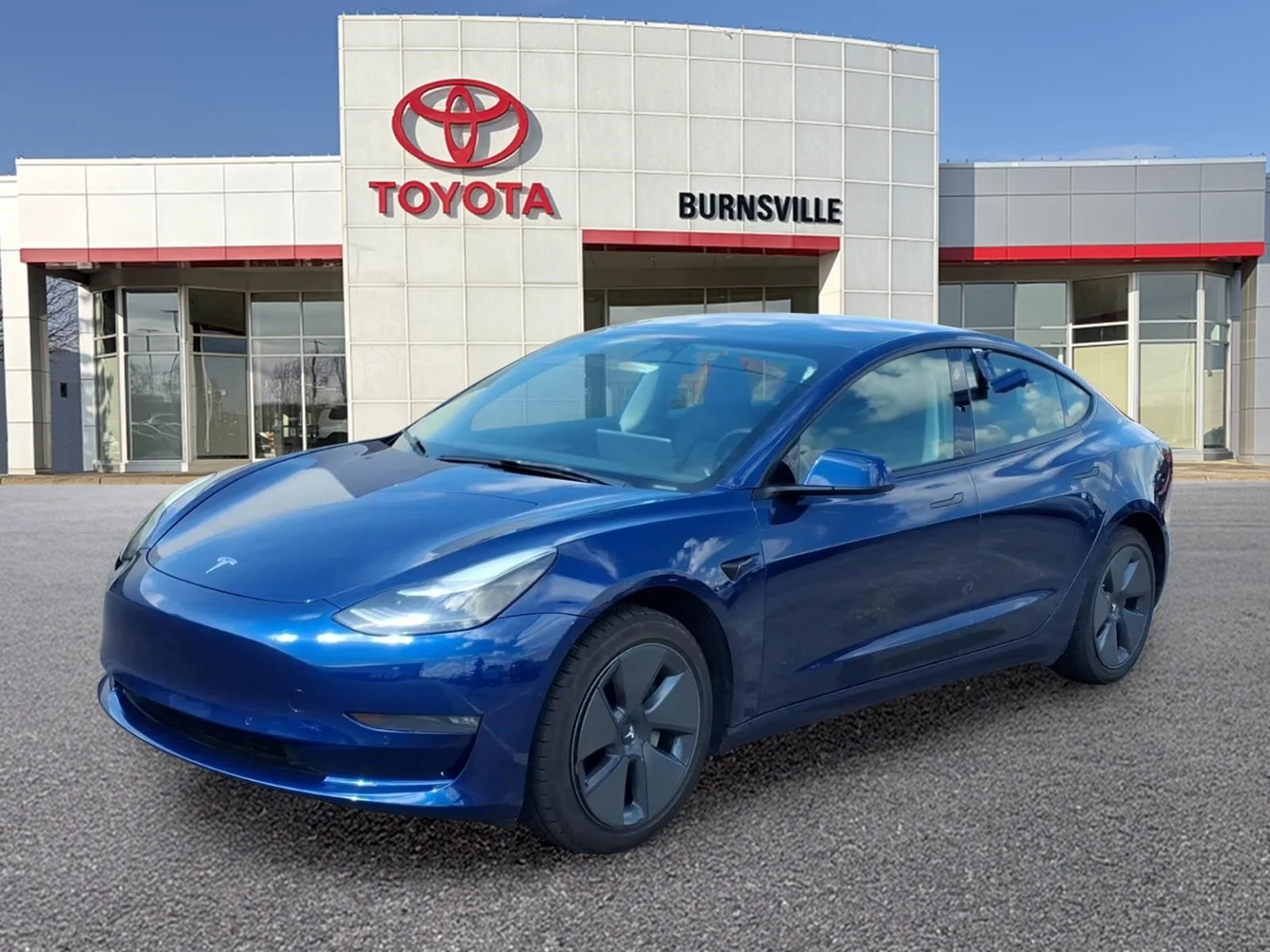 Used 2022 Blue Tesla Long Range image 8