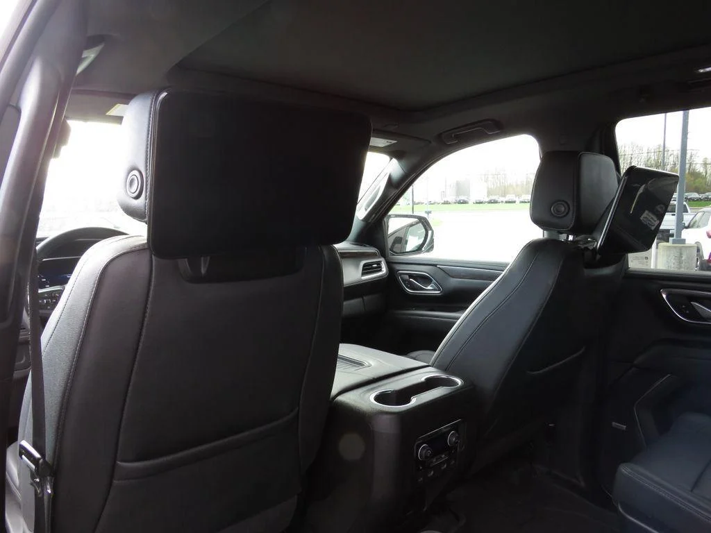 Used 2023 Summit White Chevrolet LT image 25