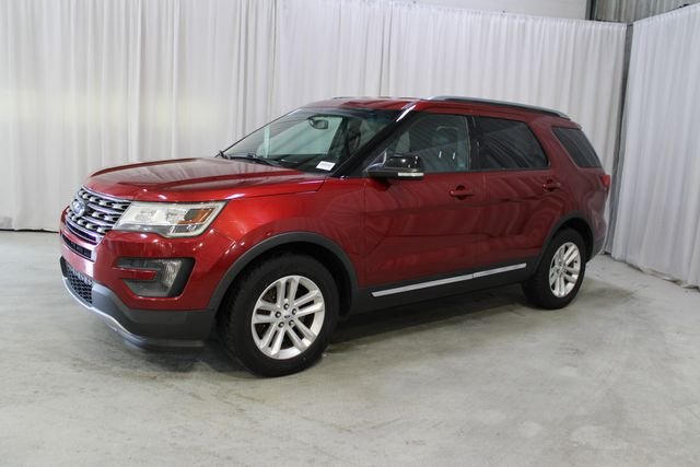 Used 2016 Ruby Red Metallic Ford XLT image 29