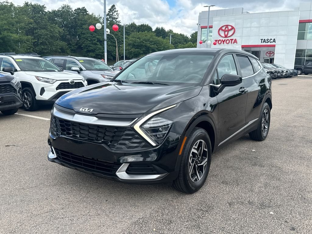 Used 2024 Black Kia LX image 3
