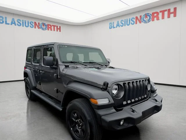 Used 2022 Gray Jeep Unlimited Sport image 3