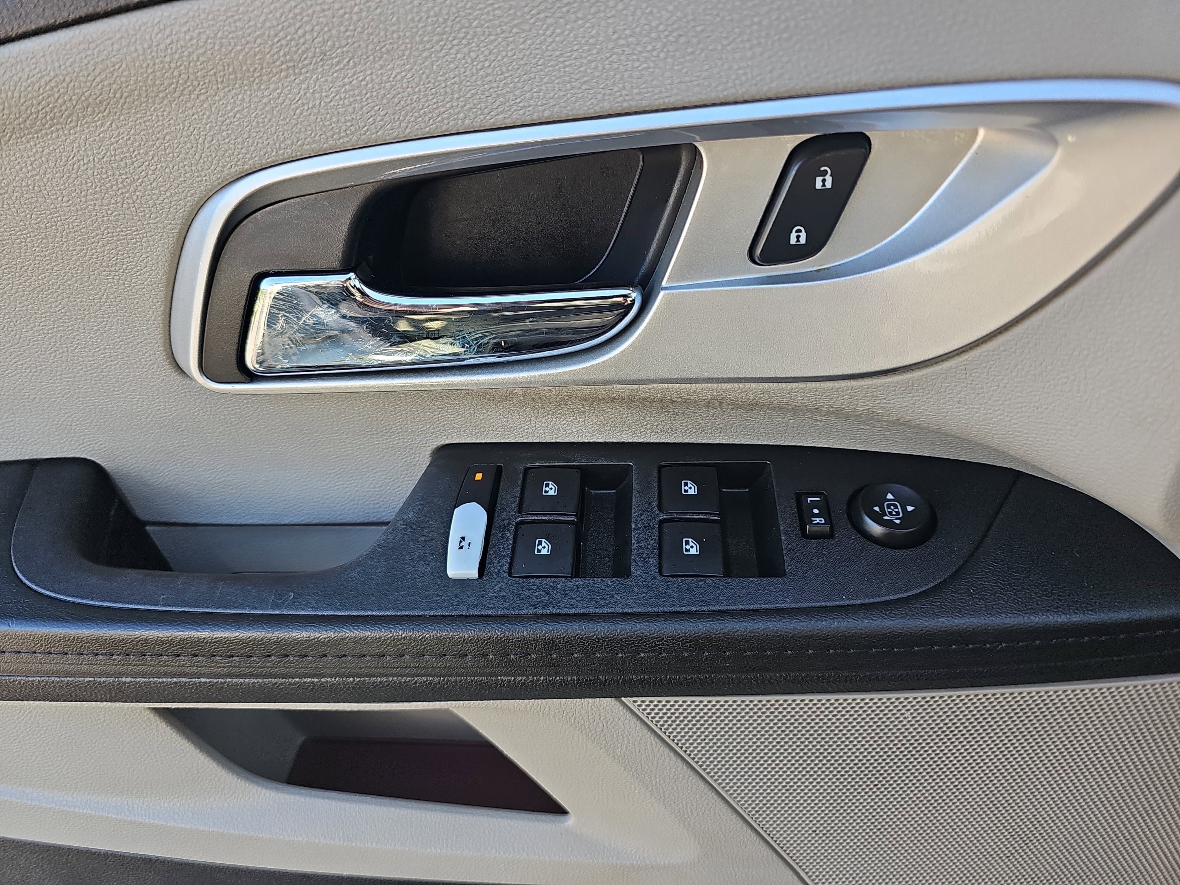 Used 2017 Silver Ice Metallic Chevrolet Premier image 22