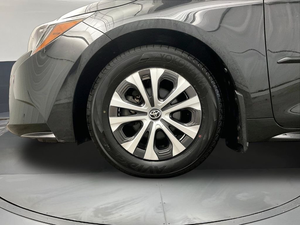 Used 2022 Black Toyota LE image 12
