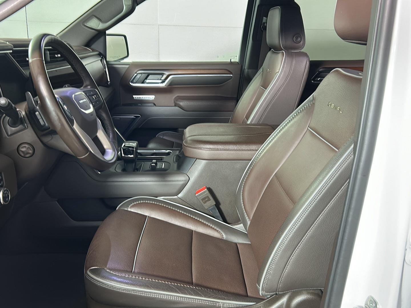 Used 2024 White Frost Tricoat GMC Denali image 15