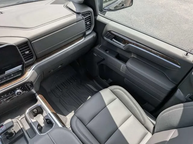 New 2026 Onyx Black GMC Elevation image 17
