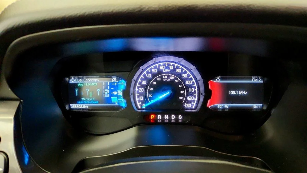Used 2021 Oxford White Ford LARIAT 4WD SuperCab 6