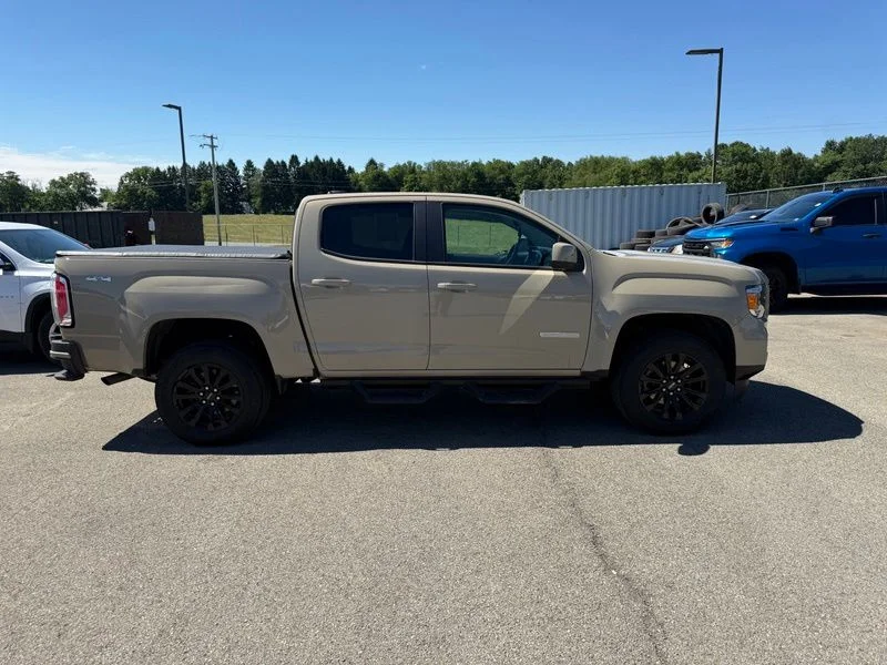 Used 2022 Beige GMC Elevation image 5