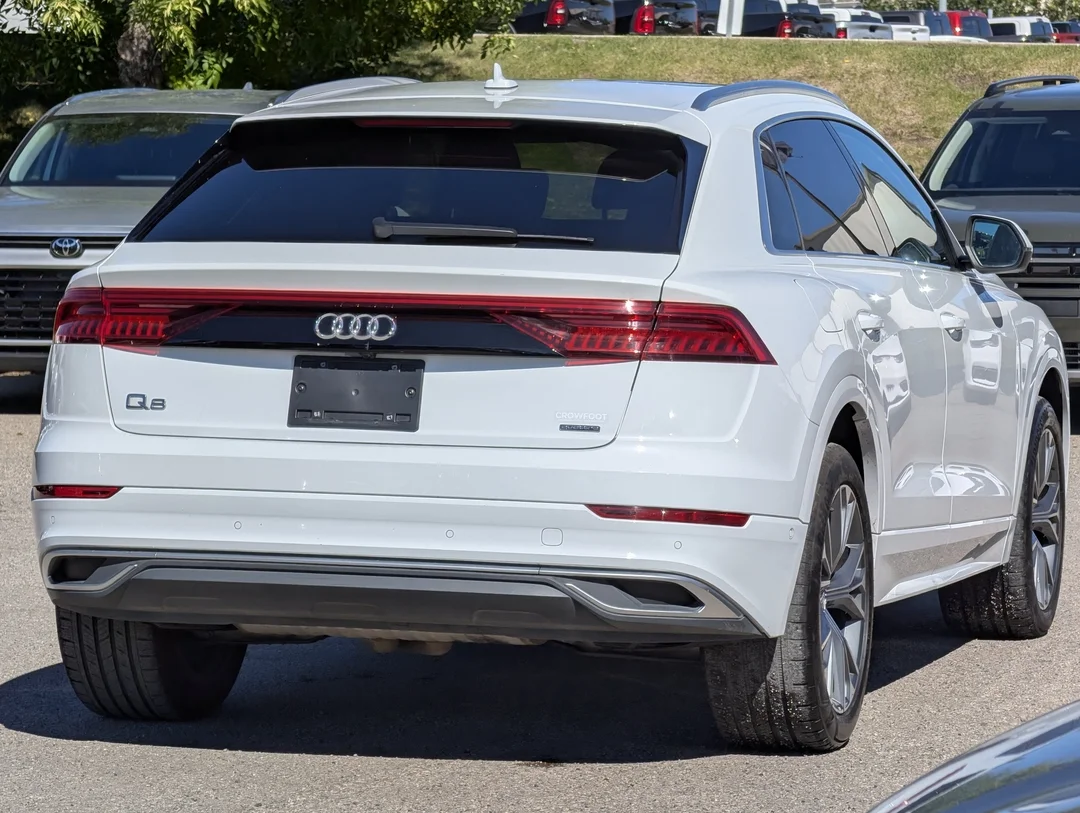 Used 2019  Audi Technik - S-Line - Leather - Sunroof - HUD - Healed/Ventilated Seats image 8