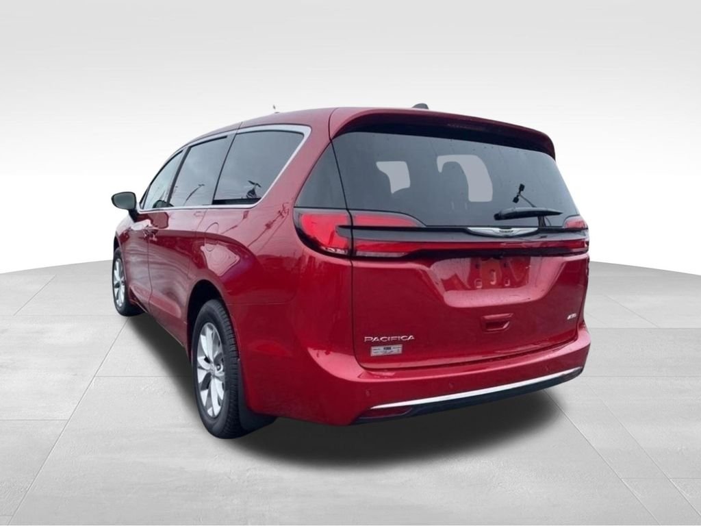 New 2026 Red Hot Pearl-Coat Exterior Paint Chrysler Select image 3