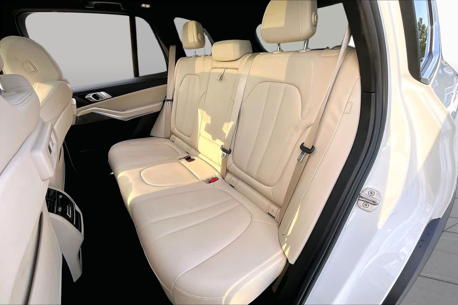 Used 2019 Alpine White BMW xDrive40i image 20
