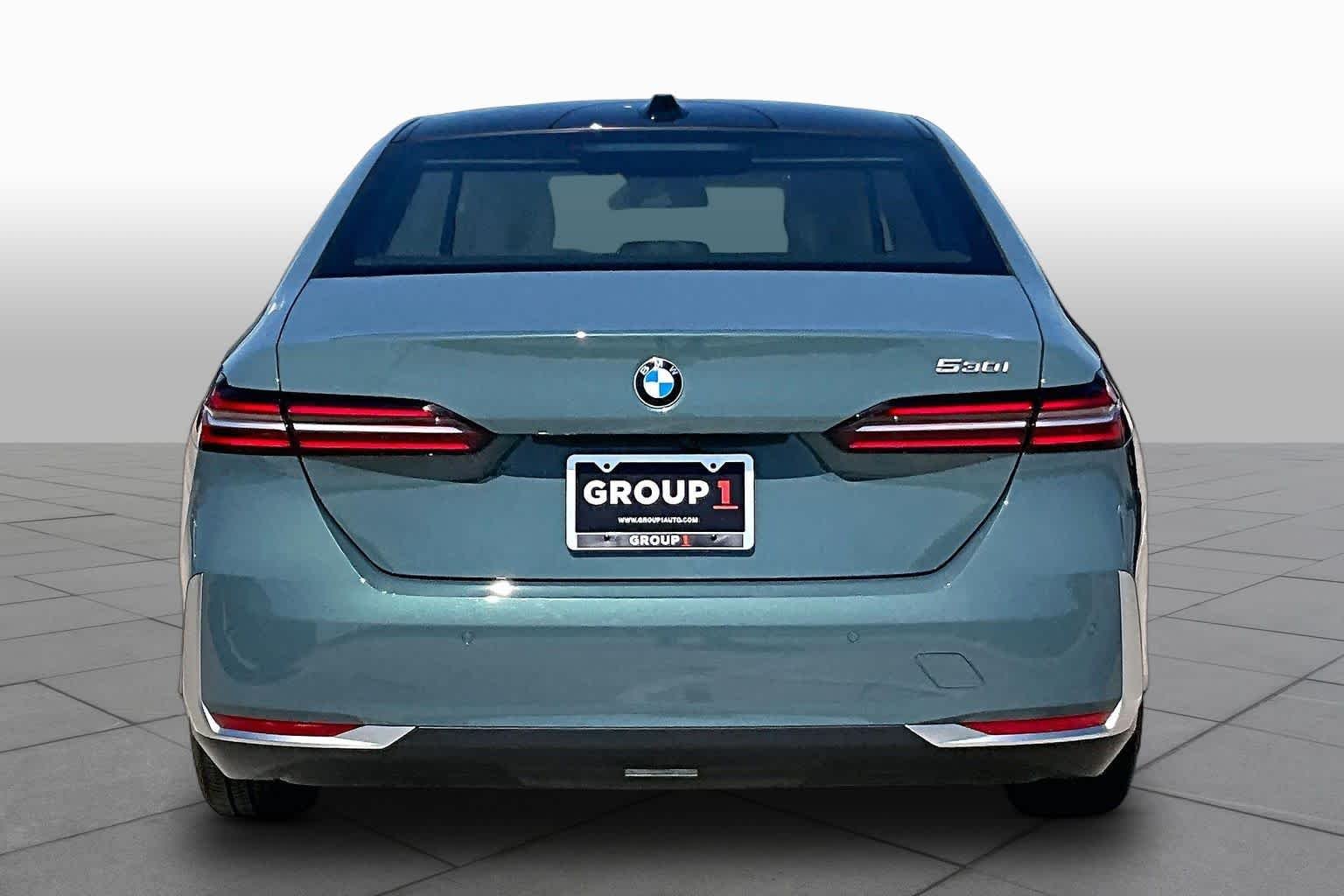 Used 2026 Cape York Green Metallic BMW 530i image 4