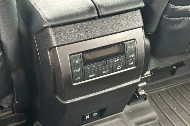 Used 2022  Lexus 460 image 15