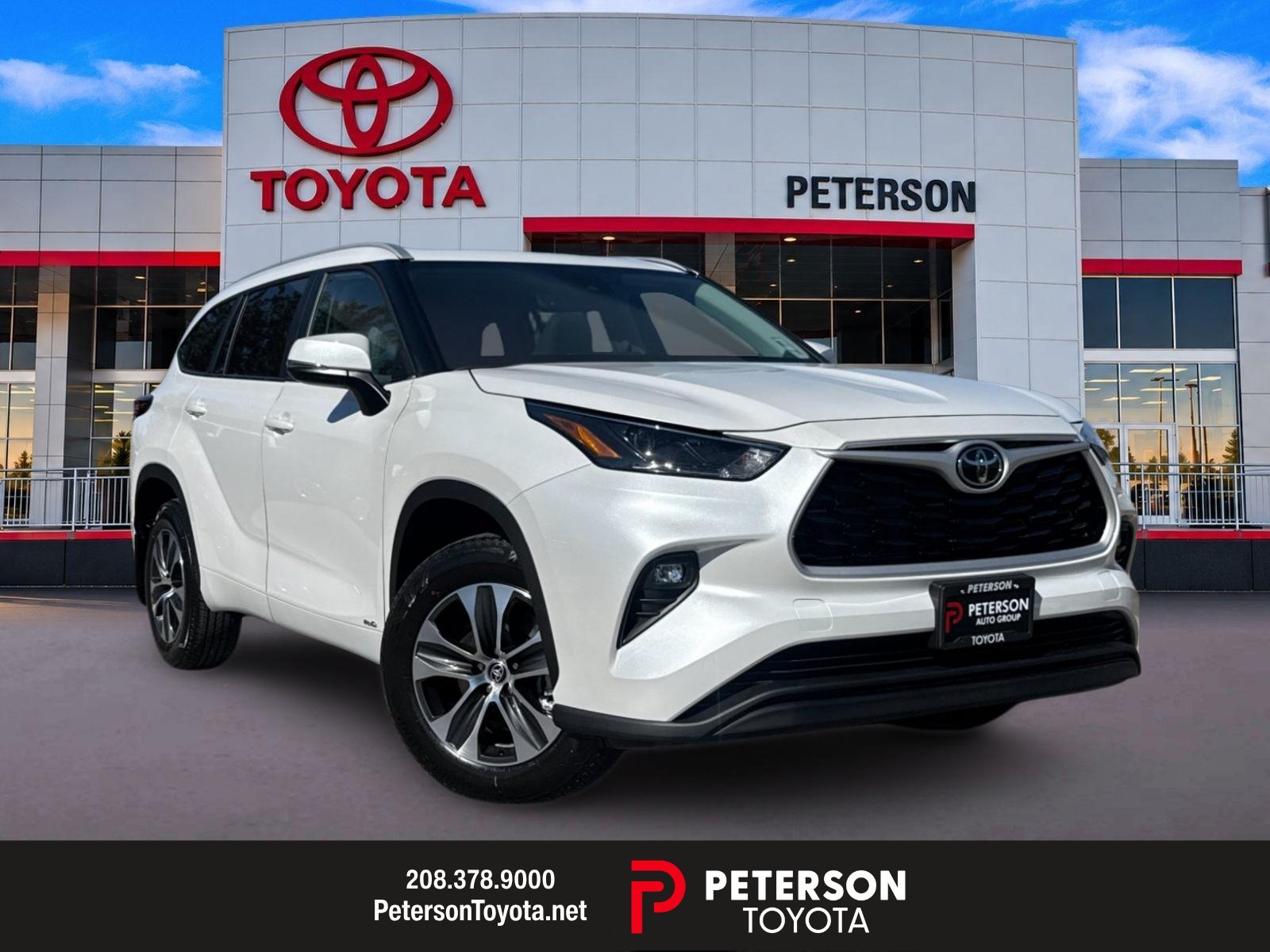 Used 2026 Beige Toyota XLE image 1