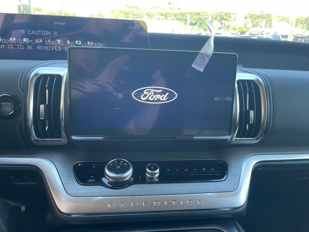 New 2027 Star White Metallic Tri-Coat Ford MAX Platinum image 11