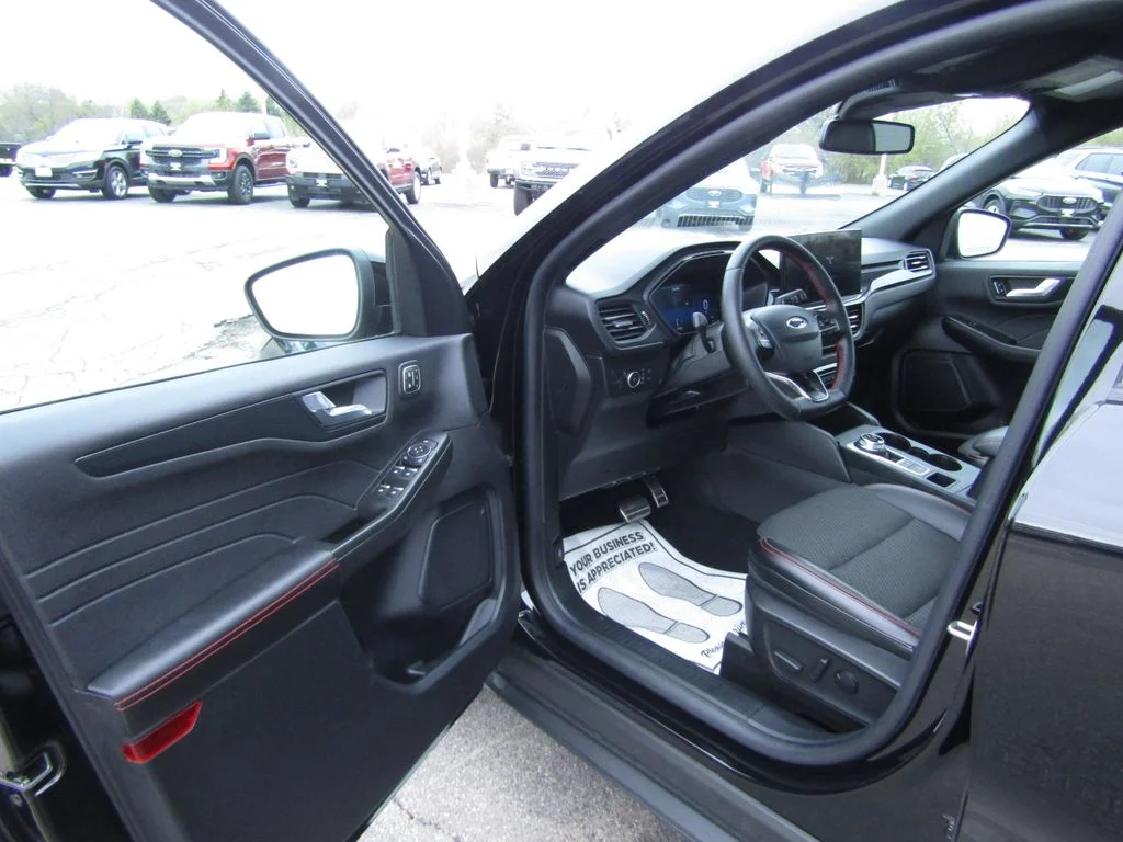 2023 Ford Escape ST-Line Elite - Photo 14