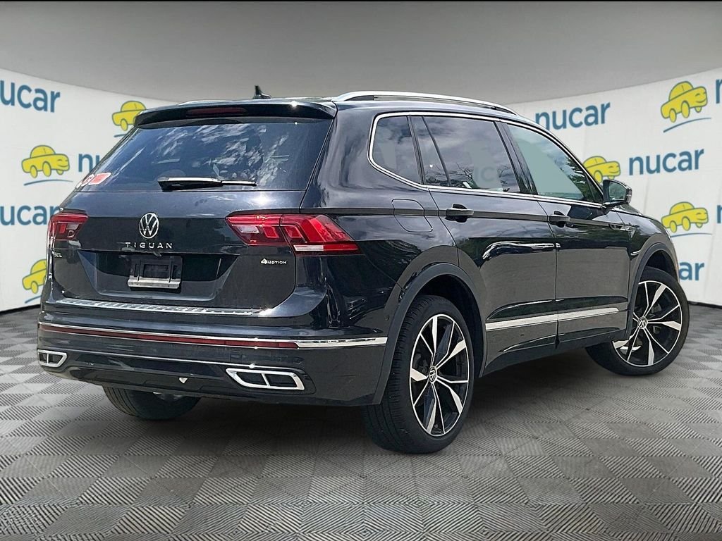 Used 2024 Black Volkswagen 2.0T SEL R-Line image 5