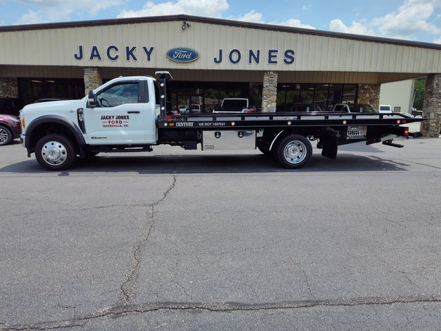 2024 Ford F-550 Chassis Cab XLT