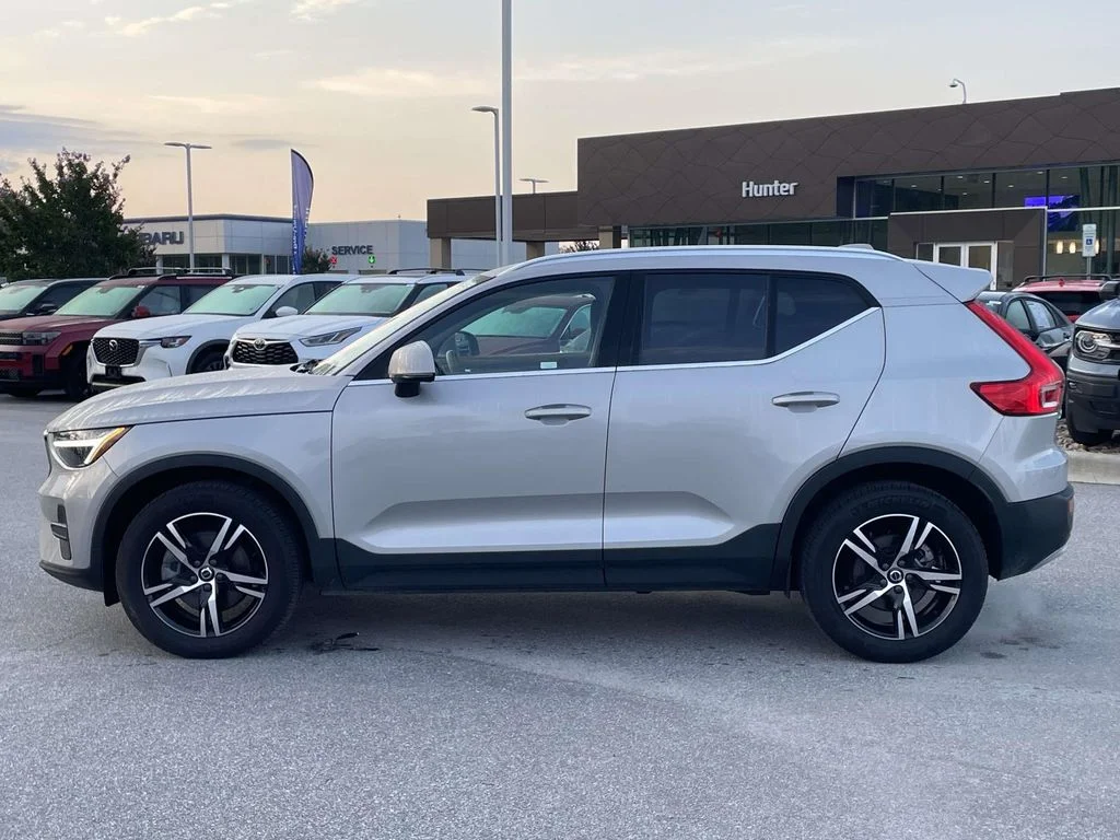 2025 Volvo XC40 Core - Photo 25