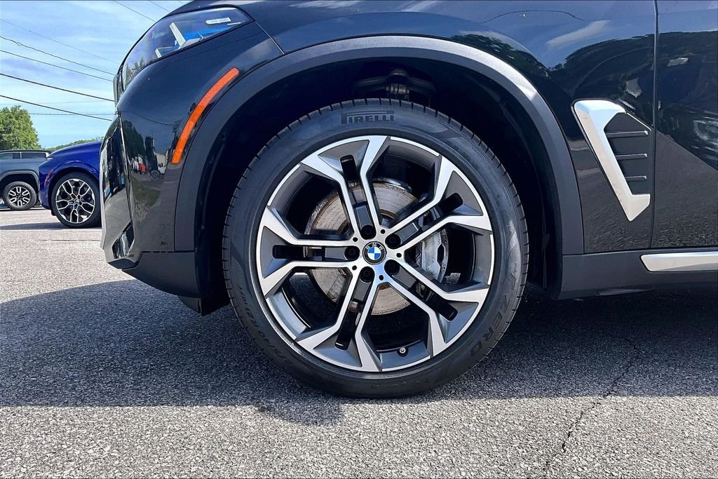 Used 2025 Black BMW xDrive40i image 34