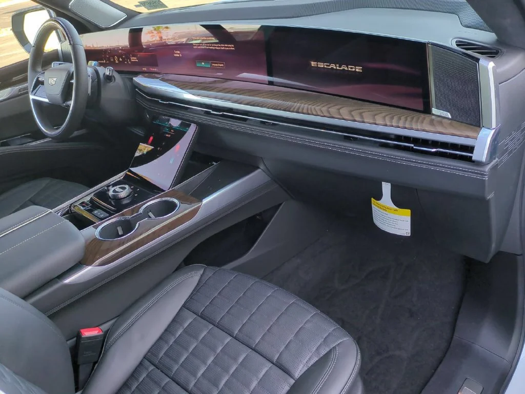 New 2026 Vibrant White Tricoat Cadillac Platinum Sport image 34