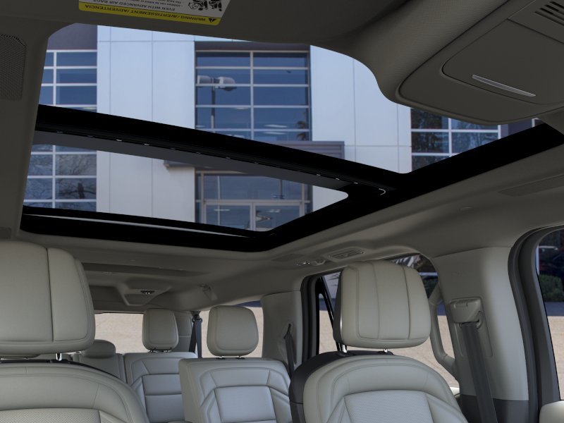 New 2026 Crystal White Metallic Clearcoat Lincoln Reserve L image 22