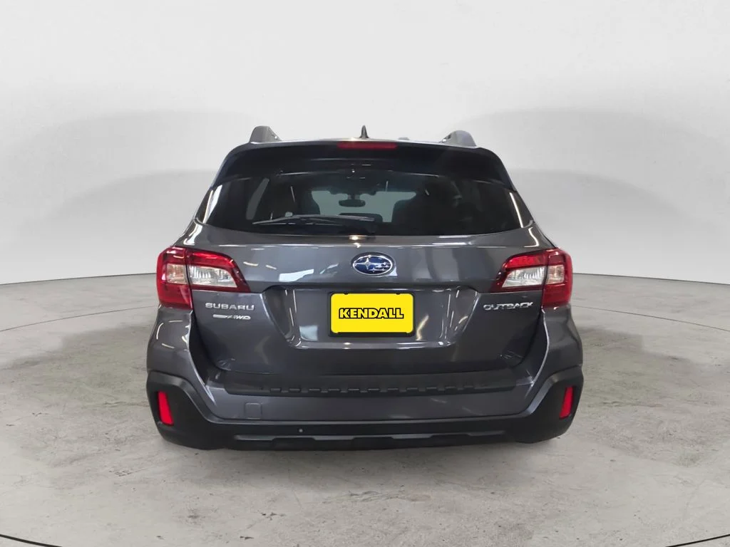 Used 2018 Gray Subaru 2.5i image 6