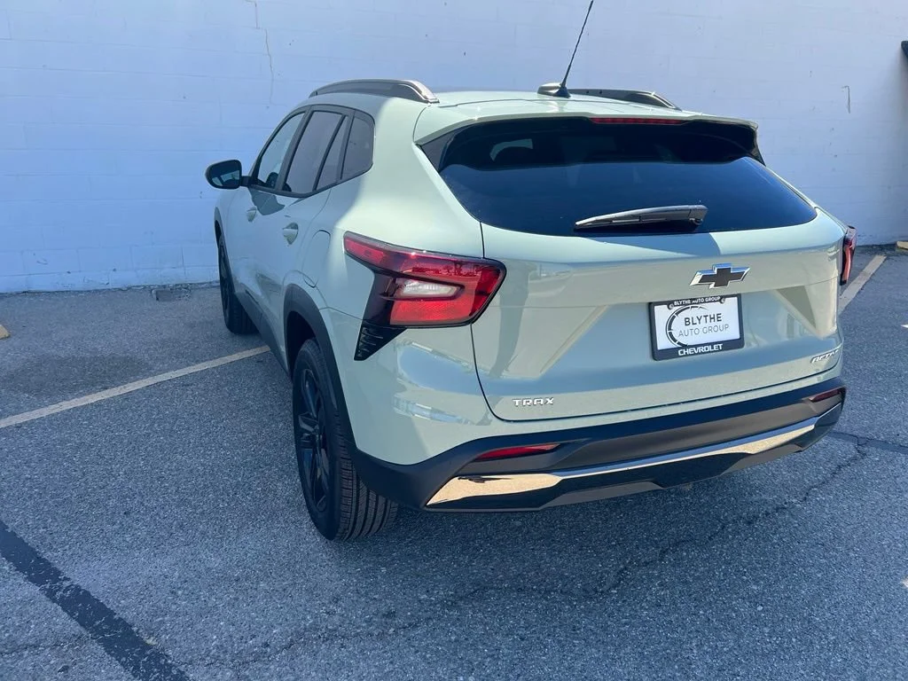New 2026 Cacti Green Chevrolet ACTIV image 3
