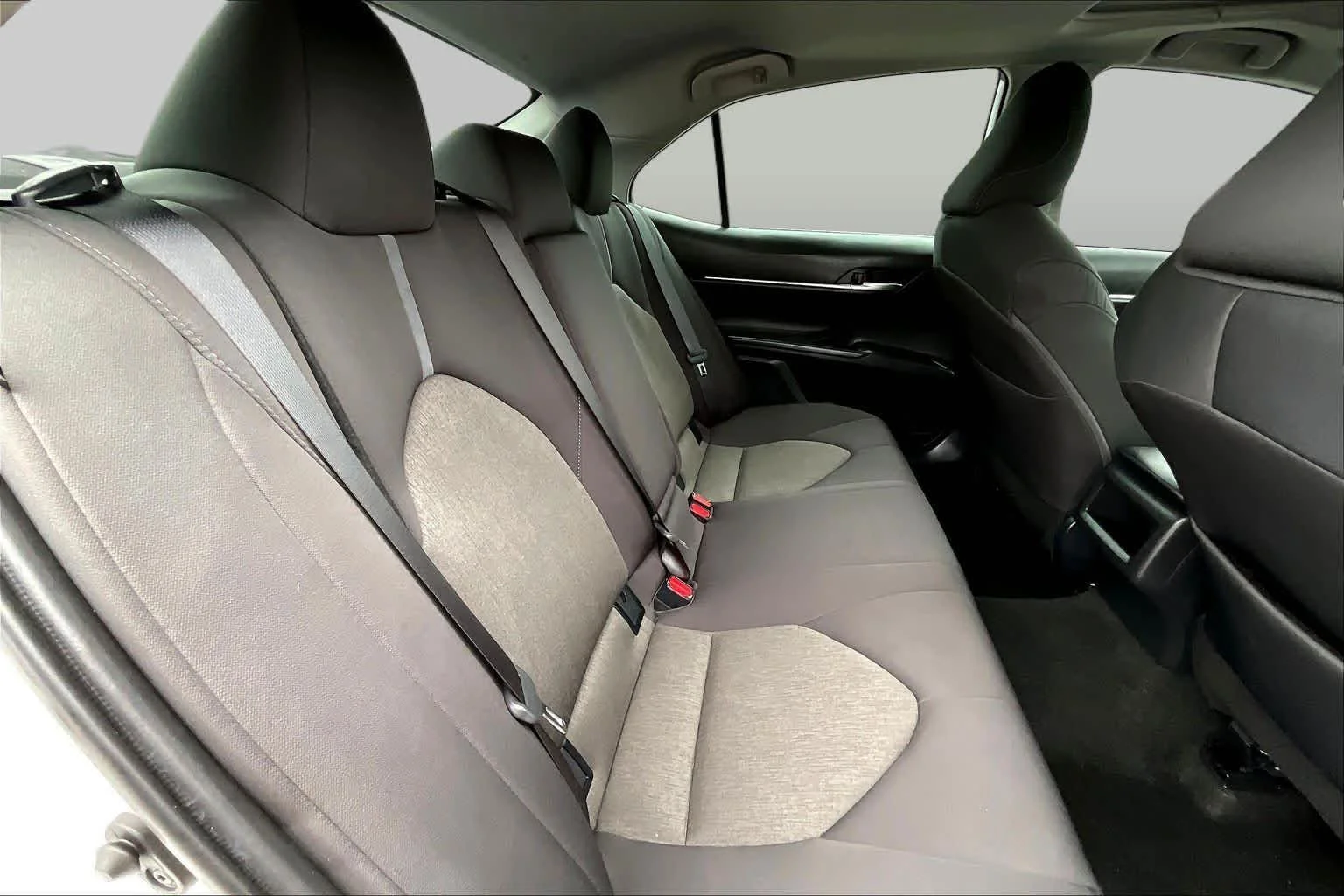 Used 2024 Ice Cap Toyota LE image 21