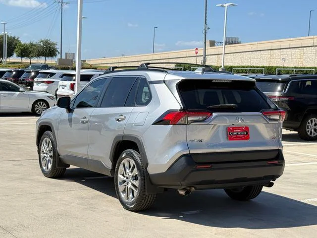 Certified Used 2022 SILVER SKY METALLIC Toyota XLE Premium image 9