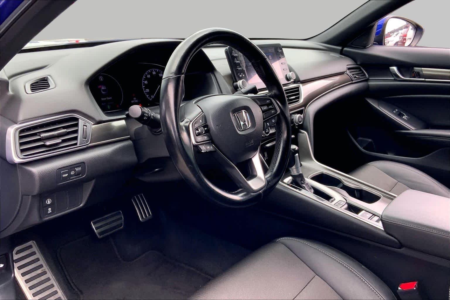 Certified Used 2020 Still Night Pearl Honda Sport image 16