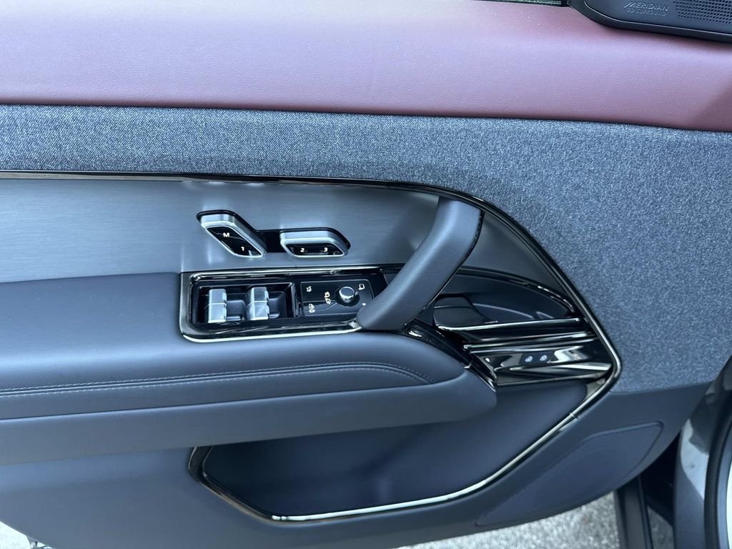 New 2026 Carpathian Grey Land Rover Dynamic SE image 19