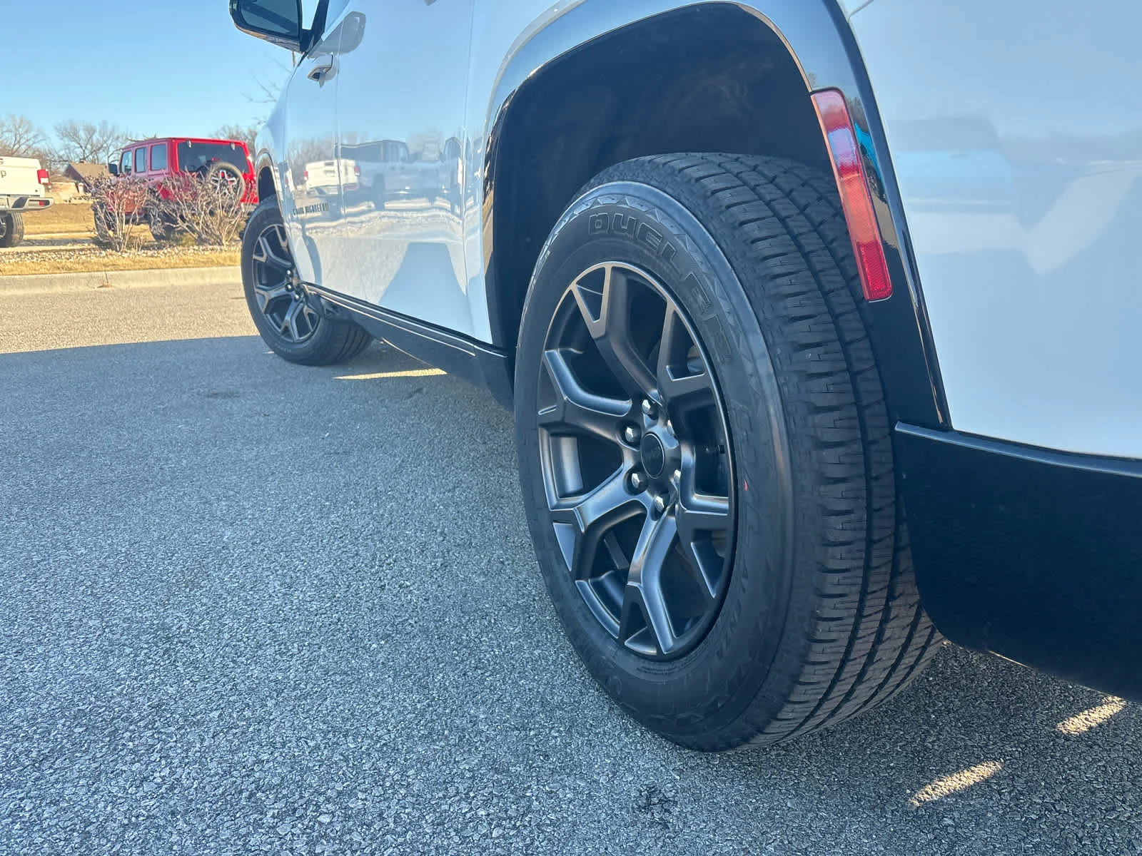 New 2026 Bright White Clear-Coat Exterior Paint Jeep Limited Altitude image 6
