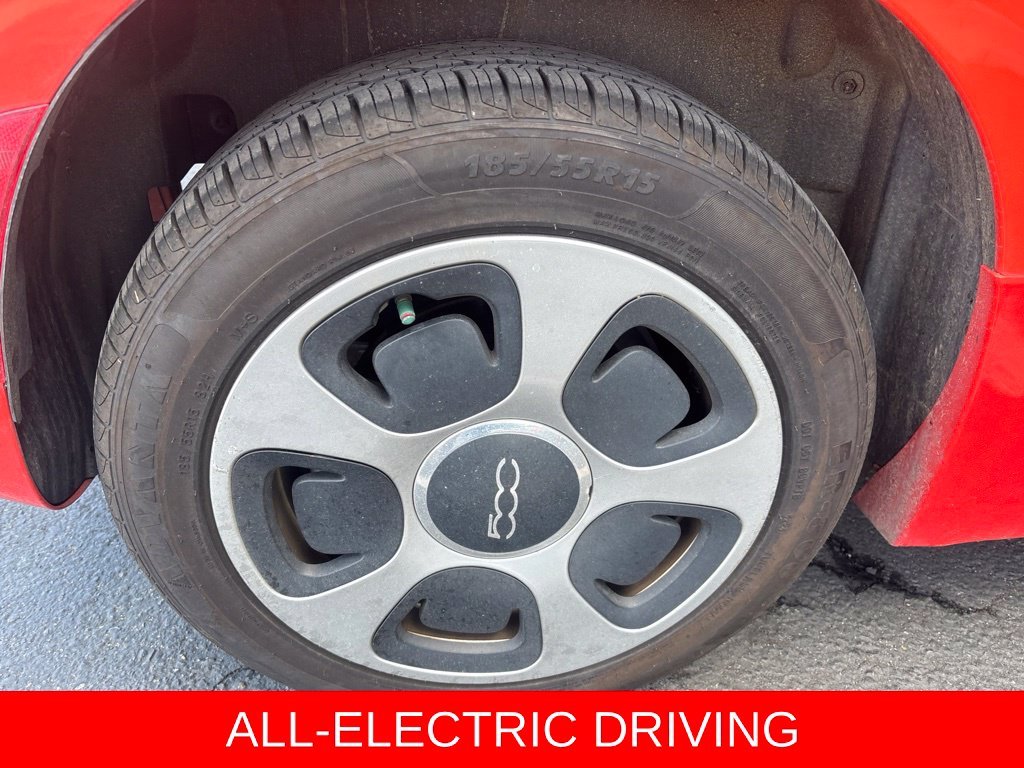 Used 2017 Electric Orange Tri-Coat Pearlcoat FIAT Battery Electric image 16