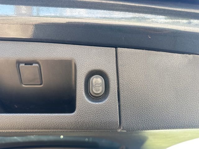Used 2019 Gray Chevrolet Premier image 30
