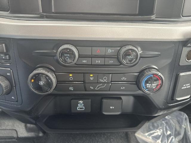 New 2026 Oxford White Ford F-350® XL image 30