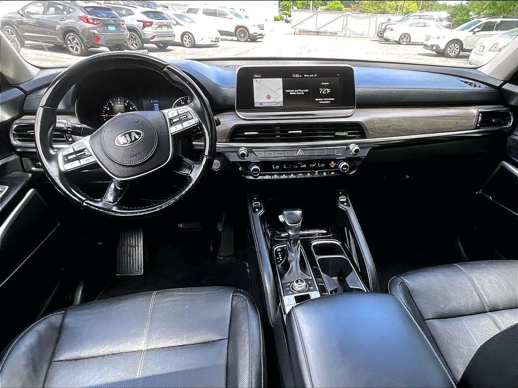 Used 2021 White Kia EX image 21