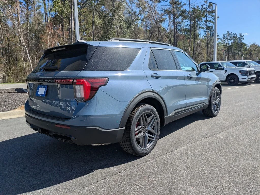 New 2026 Vapor Blue Metallic Ford ST-Line image 4