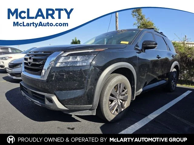 2023 Nissan Pathfinder SV 2WD's photo