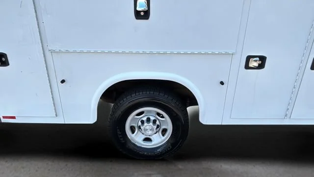 Used 2019 SUMMIT WHITE Chevrolet CUTWAY image 37