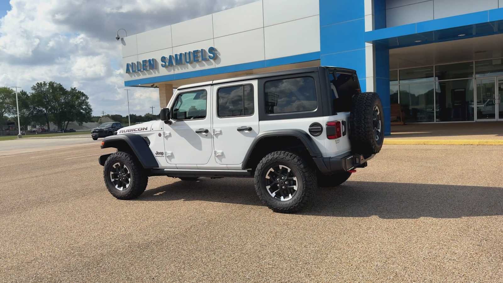 Used 2026 Bright White Clearcoat Jeep Rubicon image 6
