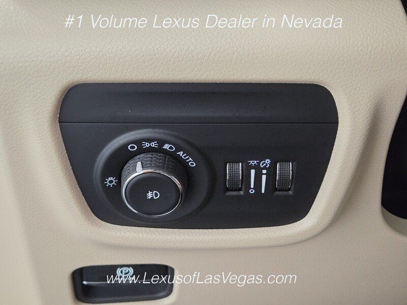 Used 2024 Bright White Clearcoat Jeep Limited image 39