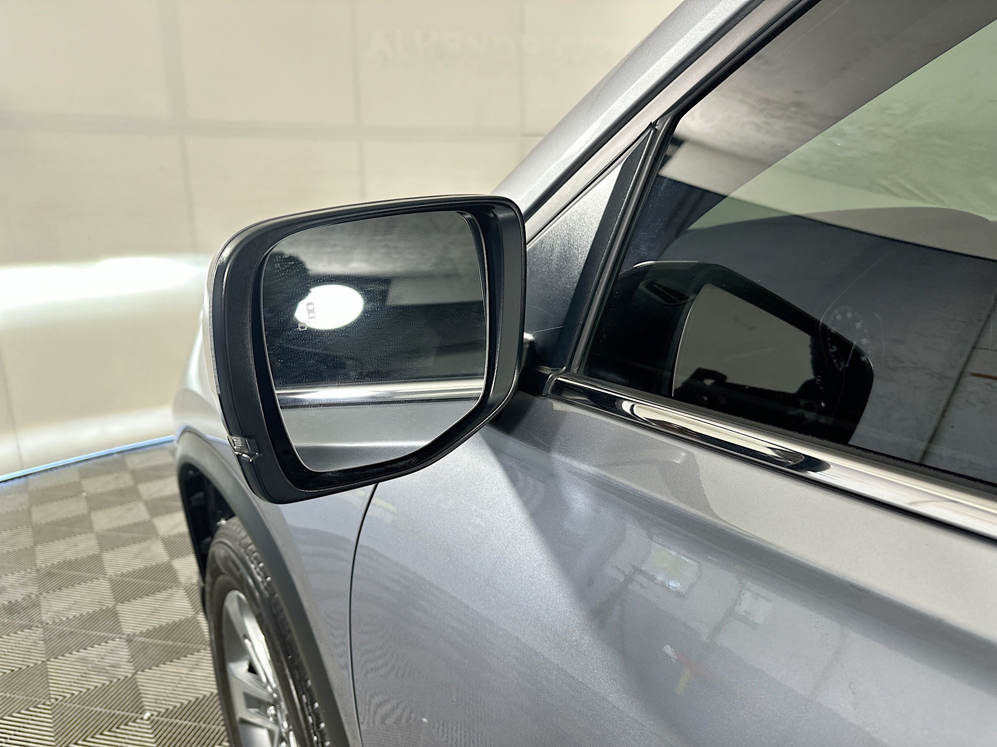 Used 2025 Silver Honda EX-L image 10