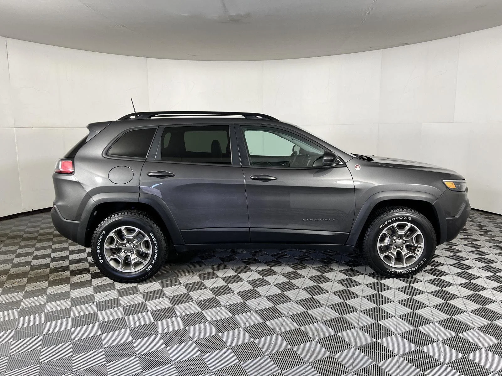 Used 2022 Granite Crystal Metallic Clearcoat Jeep Trailhawk image 22