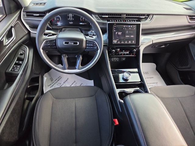 Used 2023 White Jeep Laredo image 8