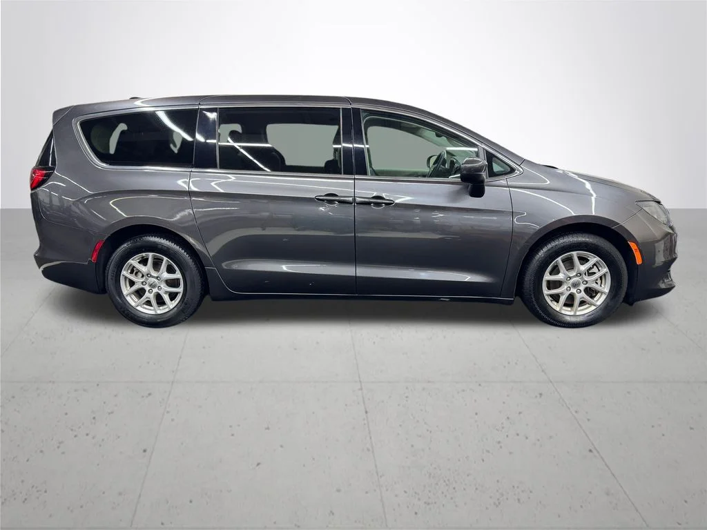 Used 2023 Gray Chrysler LX image 8